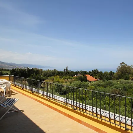 Il Giardino Al Mare Di Anna Caronia Marina