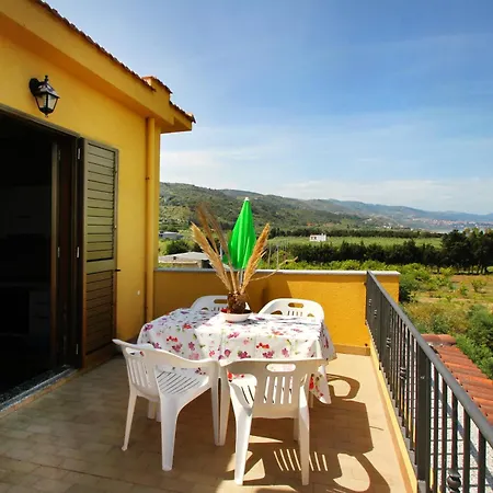 Il Giardino Al Mare Di Anna Caronia Marina